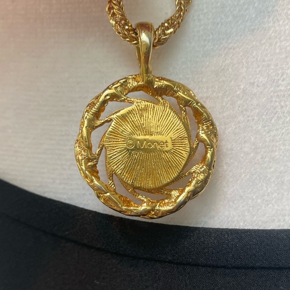 Vintage Monet Gold-Tone Rope Chain w/ Faux Pearl Pendant 1980s Classic - Picture 4 of 7